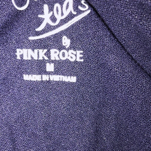 Sweet Tea’s size medium navy blue flowy top - Picture 6 of 7